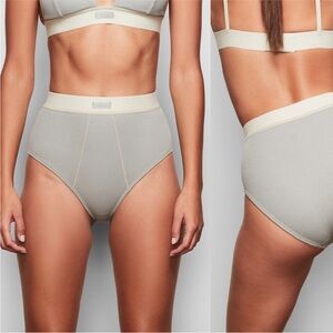 Skims Underwear Mineral
